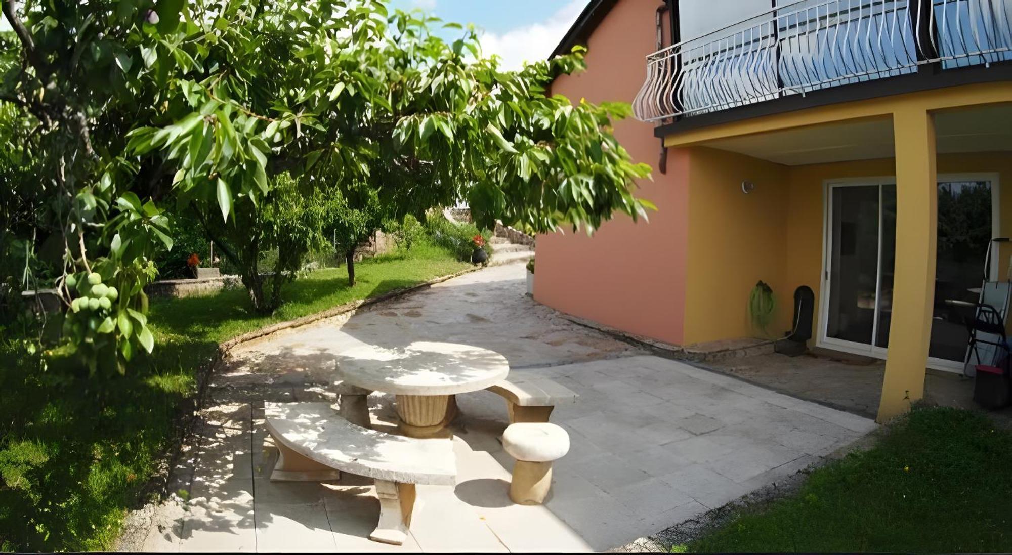 Appartement Aux Rives Du Lac à Villefranche-de-Panat Extérieur photo